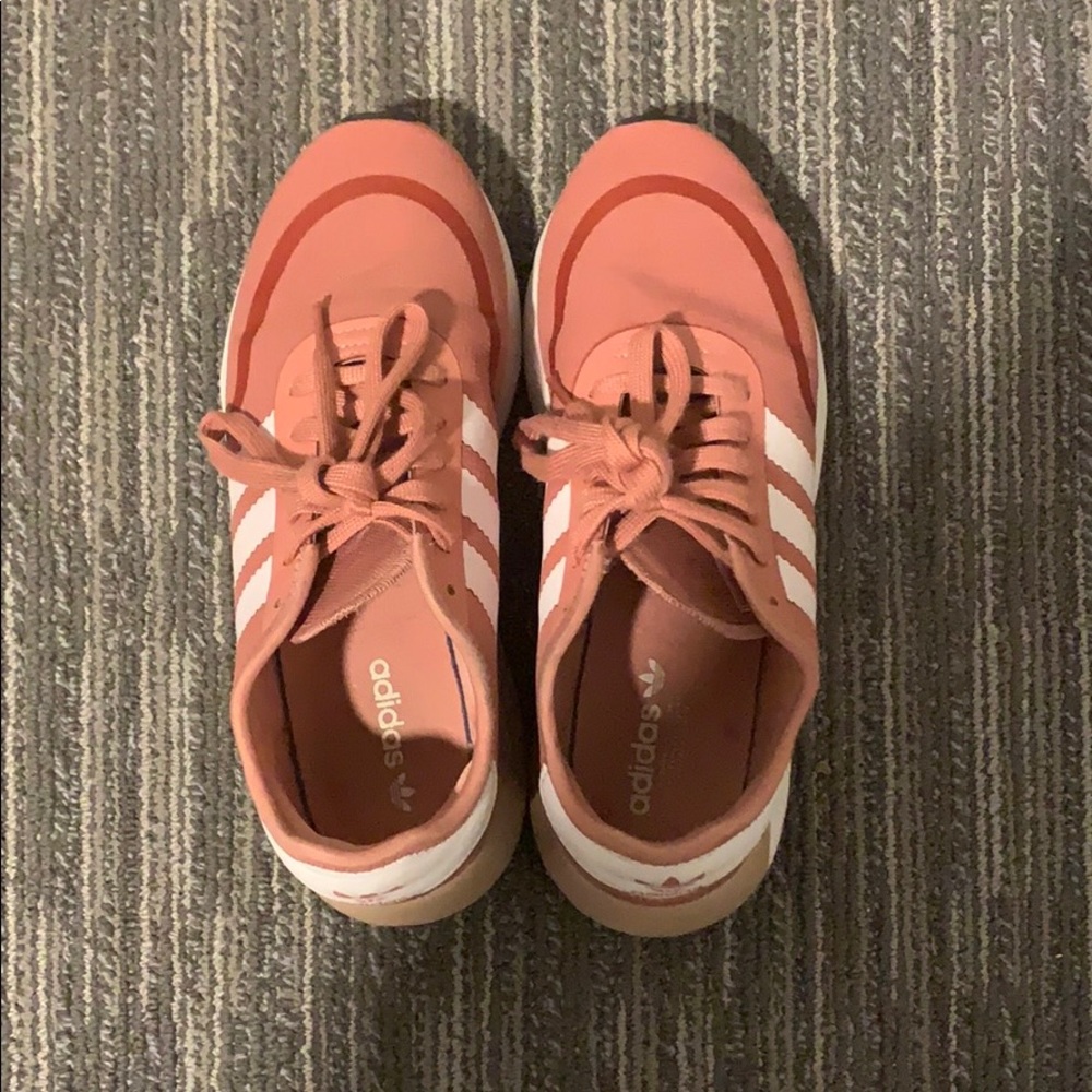 Adidas sneakers women’s size 7